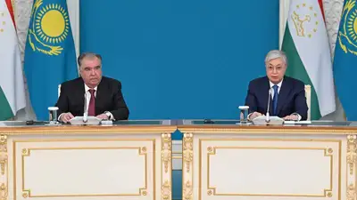 президенты Казахстана и Таджикистана