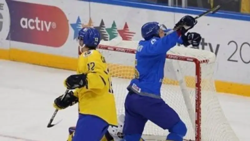 Сборная Казахстана по хоккею разгромила шведов на Универсиаде