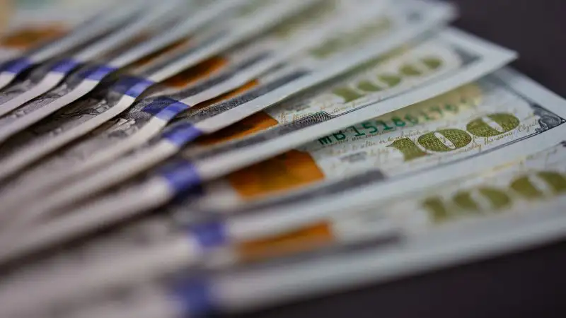 Курс доллара снова вырос после снижения на торгах 20 июля