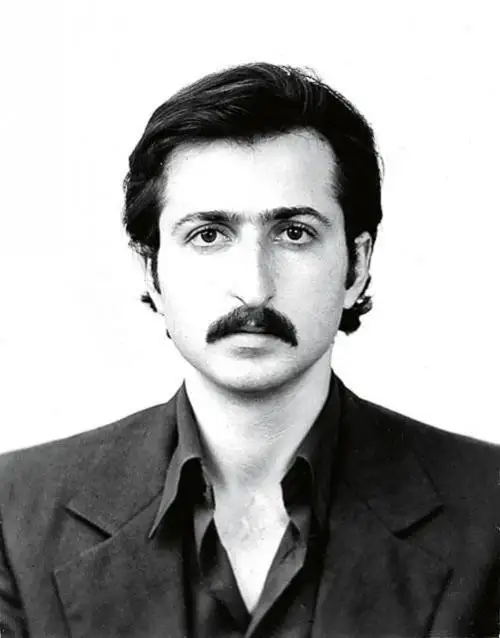 Первый предпринимательский опыт получил в 1982 году, когда сотрудникам МВД разрешили взять на выращивание поросят, чтобы потом, возвратив их государству, получить деньги за разницу в весе., фото - Новости Zakon.kz от 18.12.2014 18:28