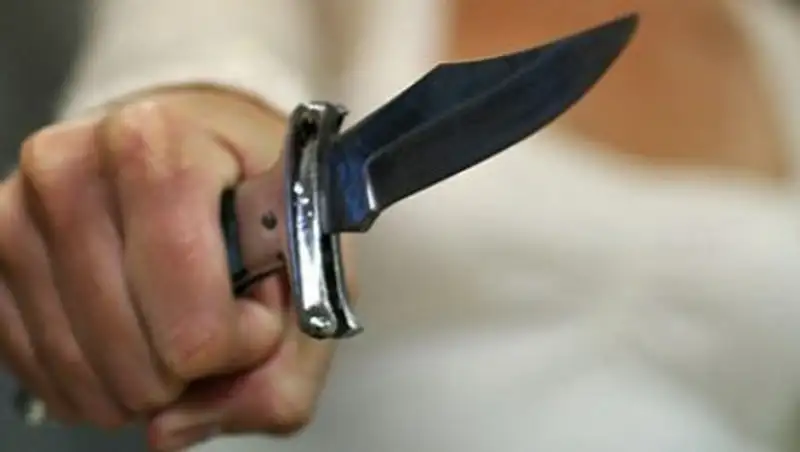 В Усть-Каменогорске женщина напала с ножом на войсковой наряд