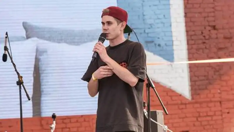 Из-за суицида отца ведущий "Орла и решки" не хочет жениться