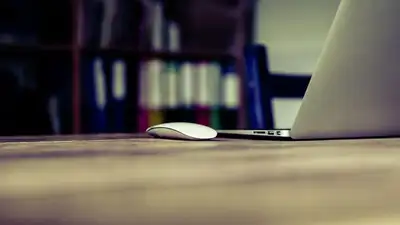 В спецЦОНе Уральска объяснили примотанный ноутбук к телевизору, фото - Новости Zakon.kz от 27.02.2023 14:56