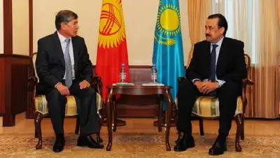 Карим Масимов, Алмазбек Атамбаев, фото - Новости Zakon.kz от 02.12.2011 00:49