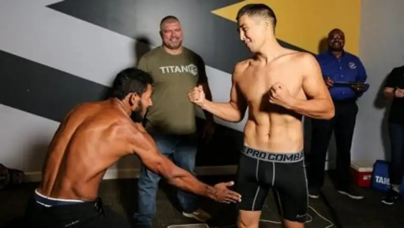 Казахстанский боец MMA Назаров проиграл бразильскому сопернику