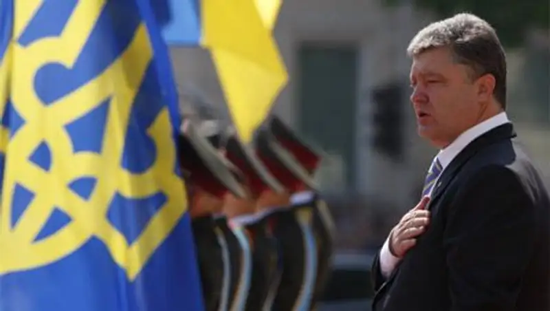 Порошенко решил сэкономленные на втором туре выборов средства направить на нужды военных