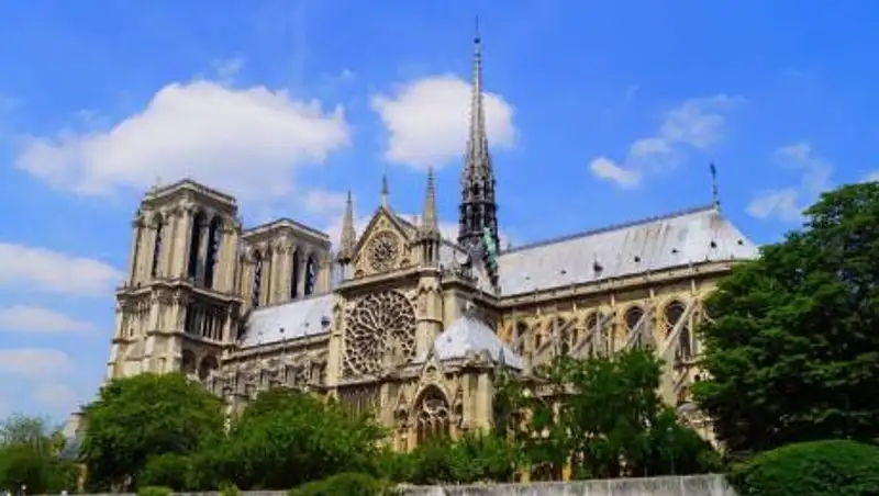 Документальный сериал снимают про восстановление Нотр-Дама