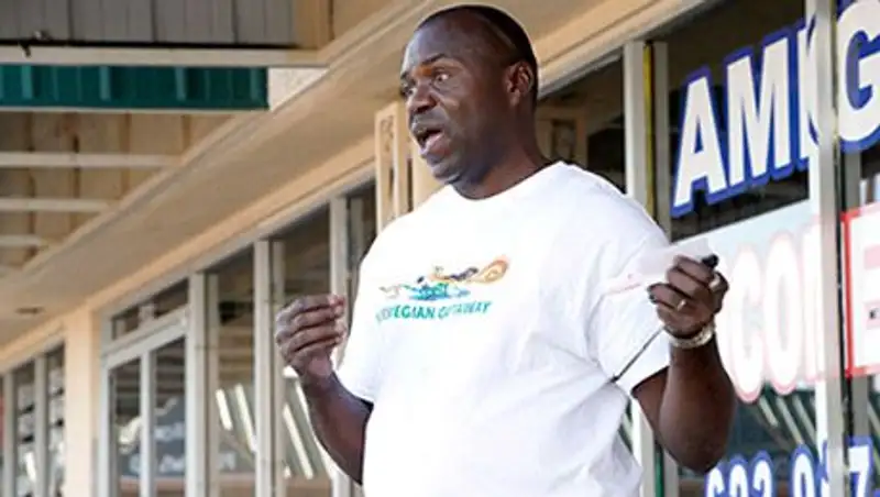 Медики в США назвали число контактировавших с носителем вируса Эболы