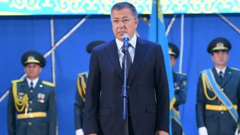 В Туркестанской области государственные служащие отметили профессиональный праздник