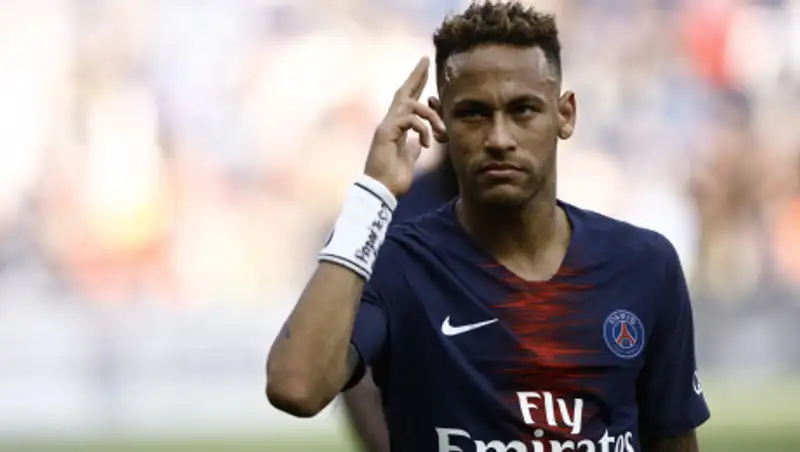 Неймар требует 3,5 млн евро от "Барселоны"