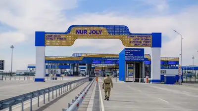 Действие брони по электронной очереди авто продлили на пропускном пункте на границе с Китаем, фото - Новости Zakon.kz от 28.01.2023 11:55