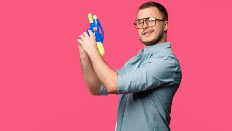 Мужчина пытался ограбить магазин в Актобе с помощью игрушки