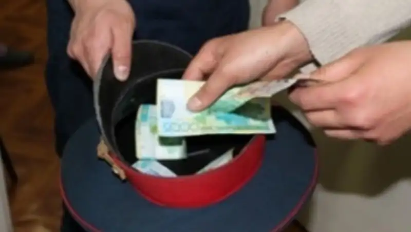 Павлодарда 200 мы&#1187; те&#1187;ге пара ал&#1171;ан полицей &#1201;сталды