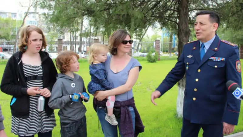 Полицейские из Шымкента провели экскурсию для французов