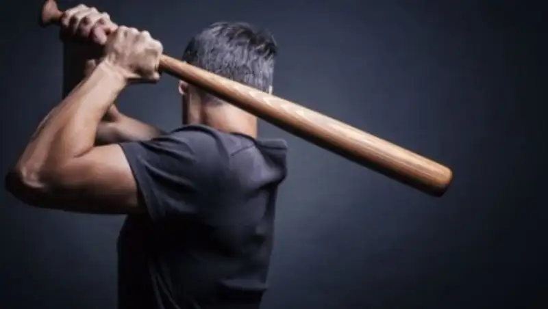 Грабители отобрали у старого пасечника 3 млн тенге