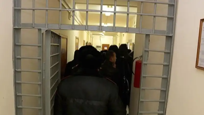 Жителя Мангистау обвинили в половой связи и развращении 14-летней девочки