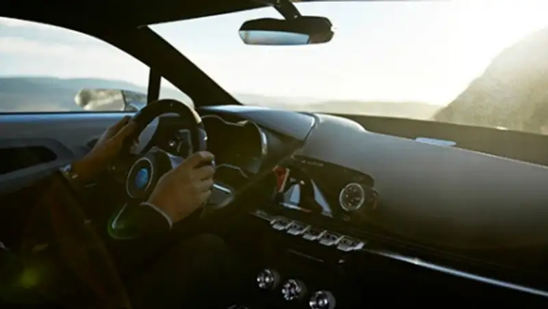 Фотография салона нового спорткара Alpine просочилась в Сеть