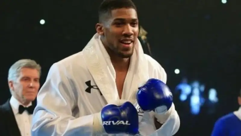 Джошуа вышел на бой с Поветкиным под песню Головкина