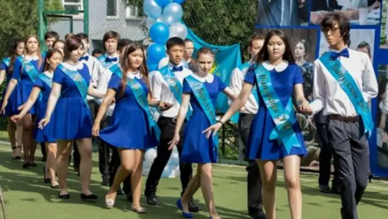 Когда в Казахстане завершится учебный год и пройдут экзамены