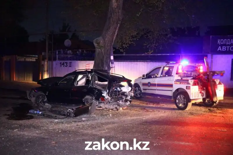 ночью 9 мая в Жетысуском районе произошла авария, фото - Новости Zakon.kz от 09.05.2023 15:27