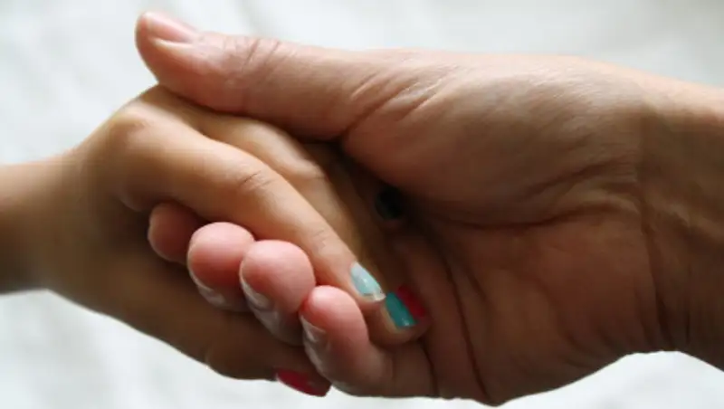 Пластическая операция предстоит девочке, мать которой осудили за жестокость