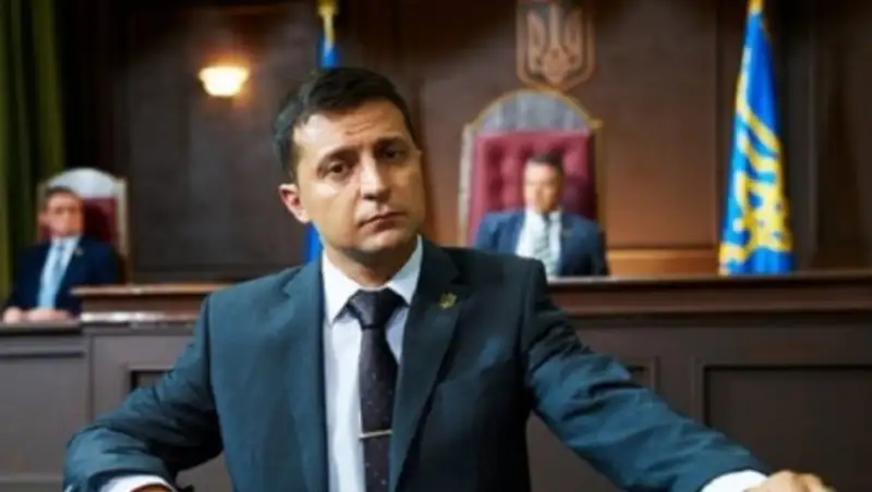 Зеленский сохраняет лидерство после обработки 90% бюллетеней