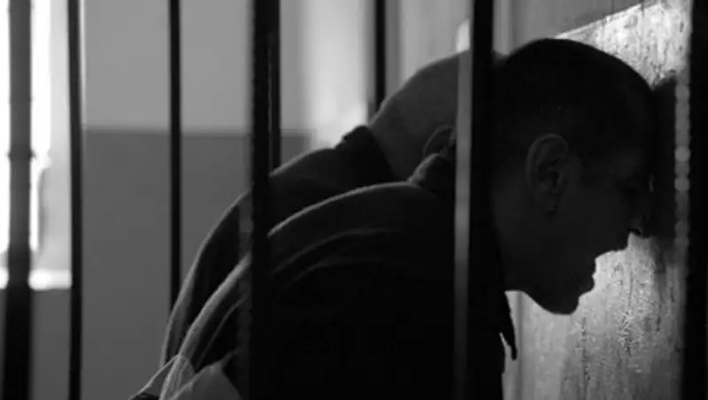 В Балхаше двое пьяных молодых людей напали на полицейских при задержании 