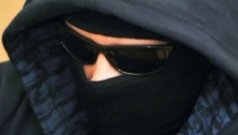 В Усть-Каменогорске неизвестный в маске совершил ограбление магазина