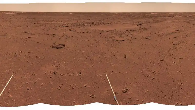 Китайский зонд сфотографировал поверхность Марса, фото - Новости Zakon.kz от 01.01.2022 16:40
