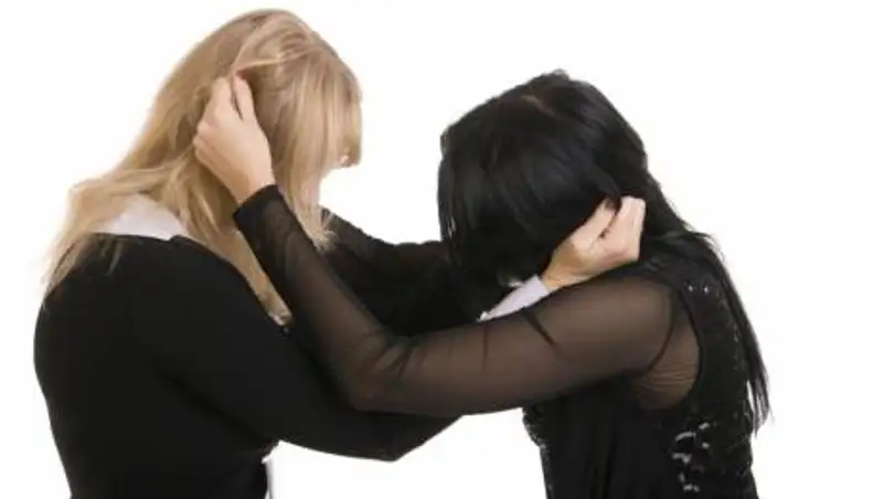 Драка школьниц попала на видео в Актюбинской области