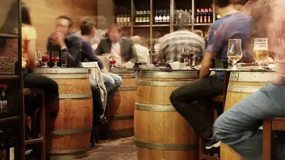 Жители какой области потратили на алкоголь и сигареты больше всех по Казахстану, фото - Новости Zakon.kz от 31.12.2022 16:45