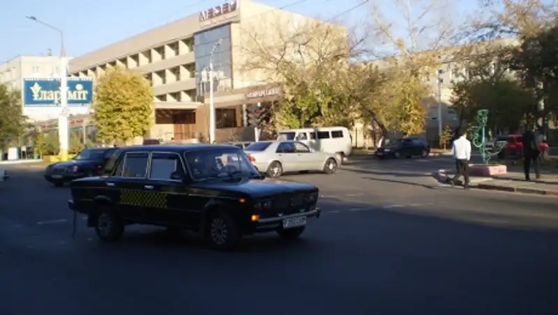 Площадь в Костанае оцепили из-за подозрительной сумки