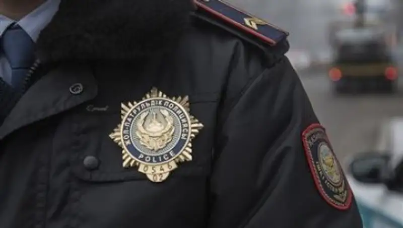 Раскрыты подробности стрельбы в Алматы: полицейский стрелял в родственника