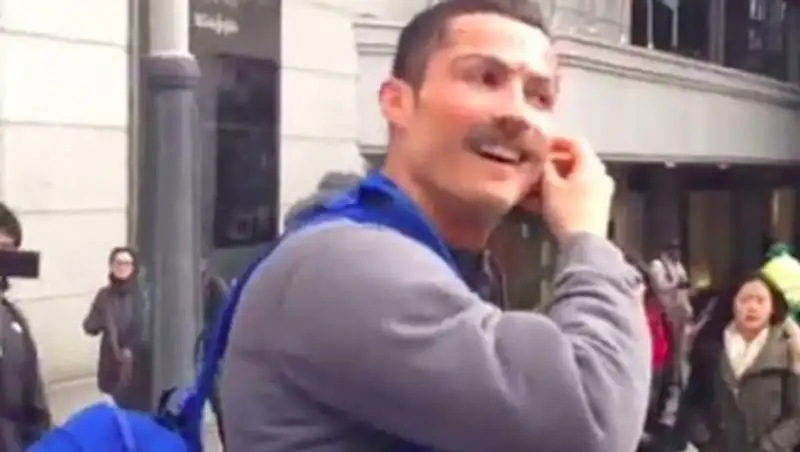 Криштиану Роналду переоделся в бездомного