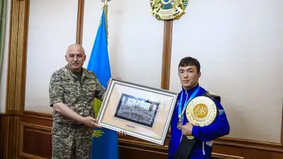 Министр обороны поздравил армейских рукопашников с успешным выступлением на чемпионате мира