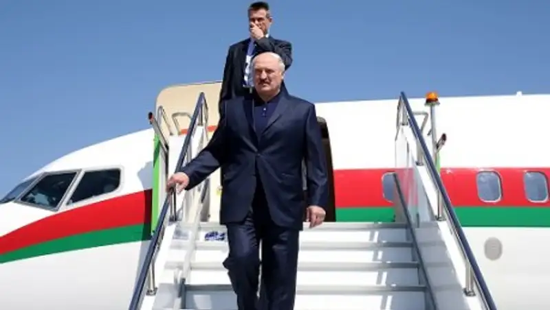 Лукашенко прибыл в Казахстан