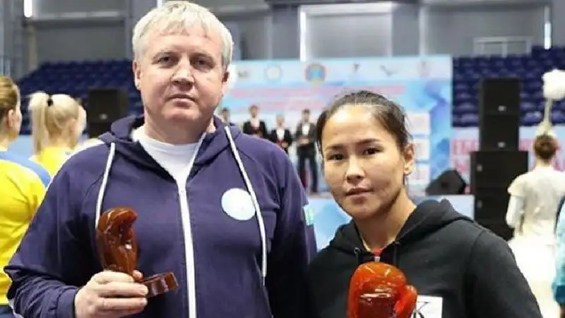 Жайна Шекербекова с победы начала  ЧМ по боксу