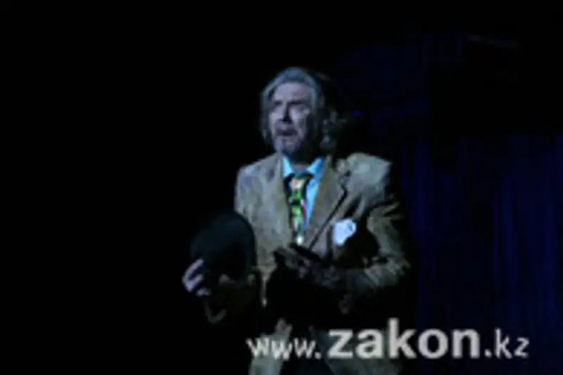 Сегодня в театре им. Лермонтова состоится премьера спектакля «Как я без себя...» (фото), фото - Новости Zakon.kz от 15.12.2011 18:51
