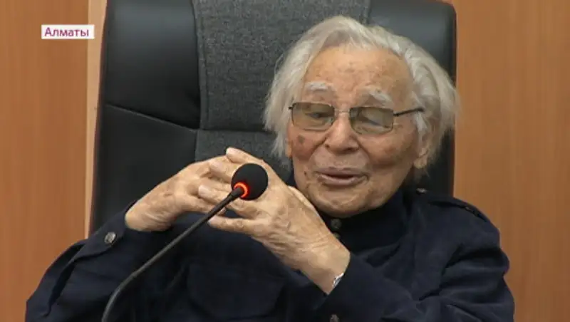 Токаев поздравил Нурпеисова с юбилеем