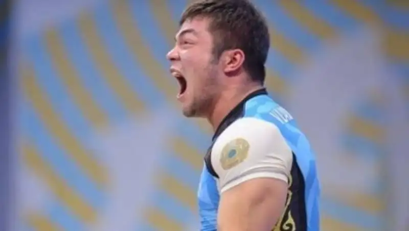 Казахстанец завоевал «Золото» чемпионата Азии по тяжелой атлетике
