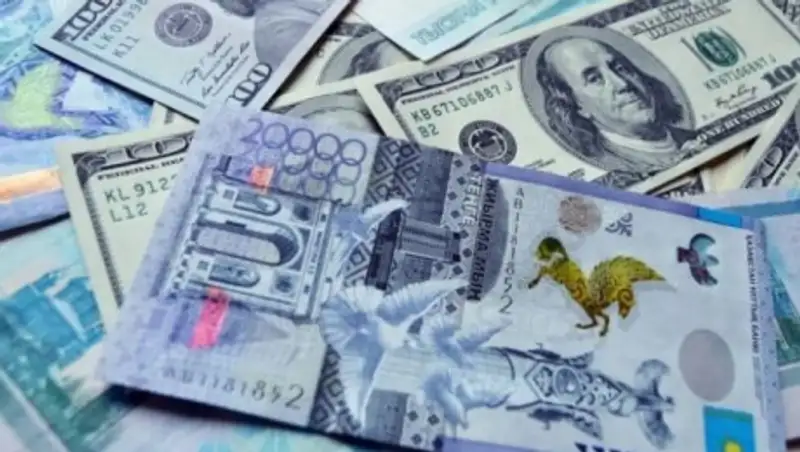 Полмиллиона тенге штрафа заплатила алматинка за коробку конфет для чиновника