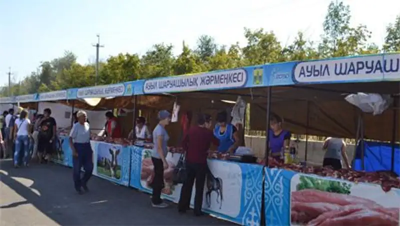 Социальный «дастархан» для более 400 человек накрыли в ВКО во время сельхозярмарки