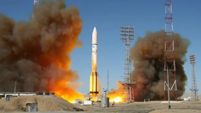 С Байконура запустили ракету-носитель «Протон-М» со спутником «АзиаСат-9»