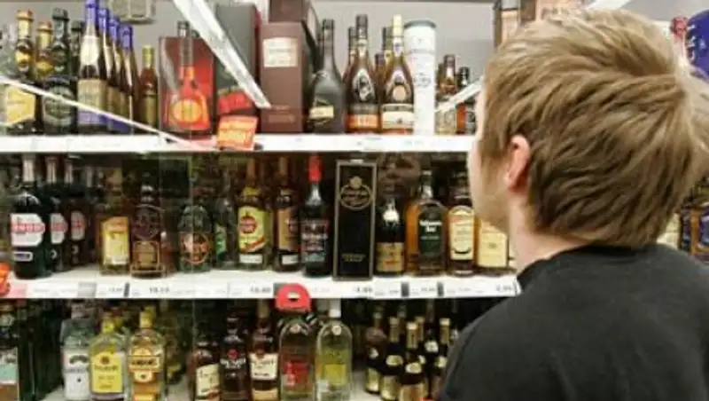 В Актау хозяйку магазина оштрафовали на 80 тысяч тенге за продажу алкоголя подростку