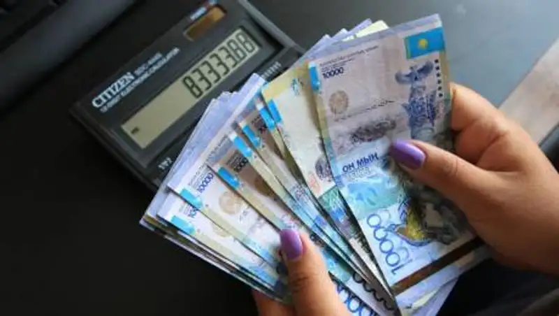 Государство не должно помогать банкирам – Токаев