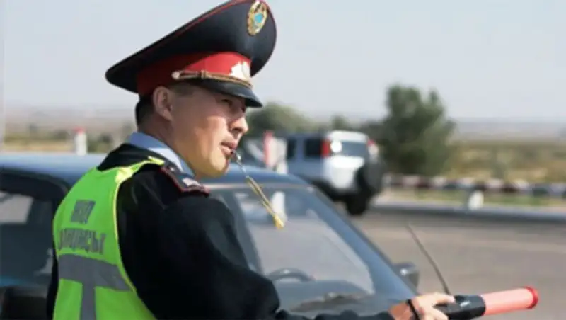 Столичные полицейские проверят ввезенные в Астану автомобили