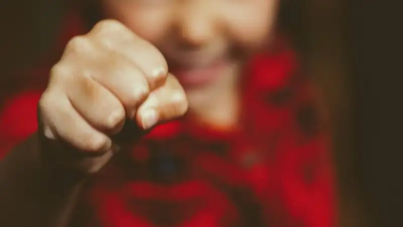 Появились новые подробности жестокого избиения девочки в Усть-Каменогорске