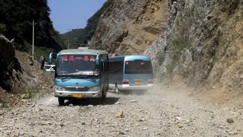 Семь человек погибли и 25 пострадали в результате камнепада на юге Китая