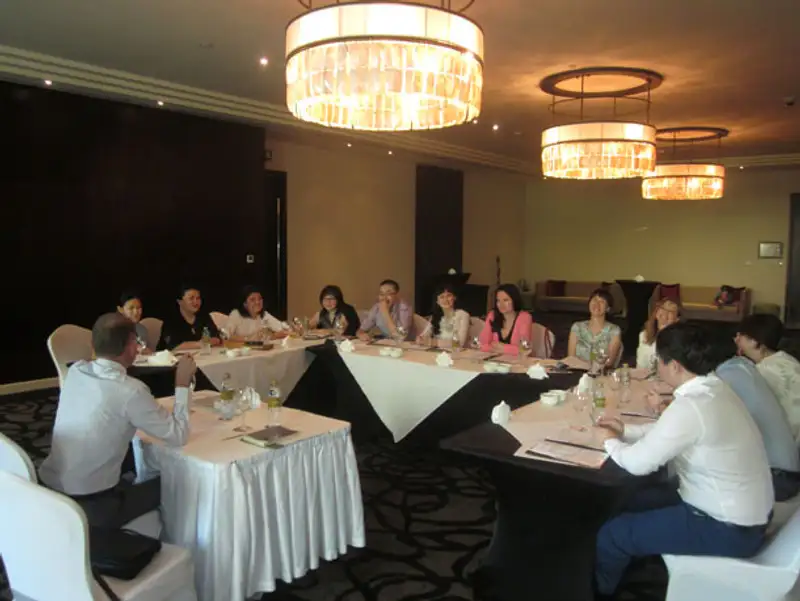 Выездной семинар для бухгалтеров и юристов в Дубае, фото - Новости Zakon.kz от 03.12.2014 17:37