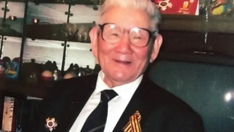 Наш Нурмолда Батырбеков ата прошагал фронтовыми дорогами из-под Сталинграда до Варшавы